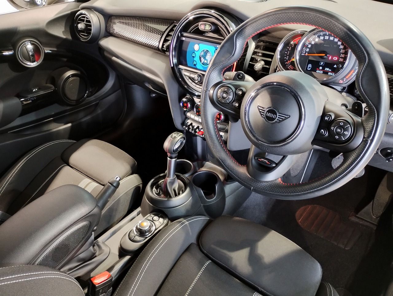 F56 COOPER S D(AT)