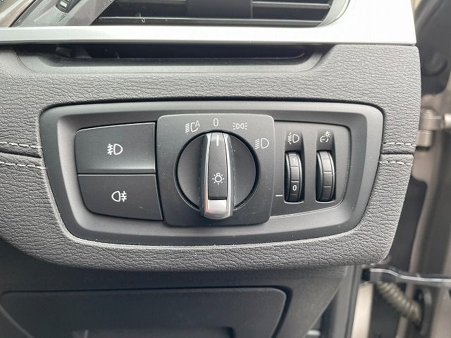 X1 sDrive18i RHD