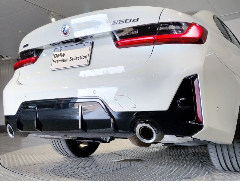 320d xDrive Berline RHD