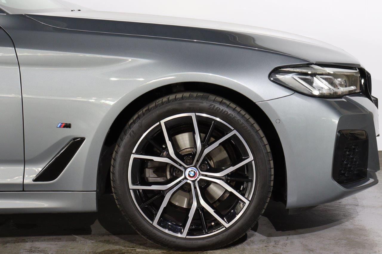 520d xDrive Sedan RHD