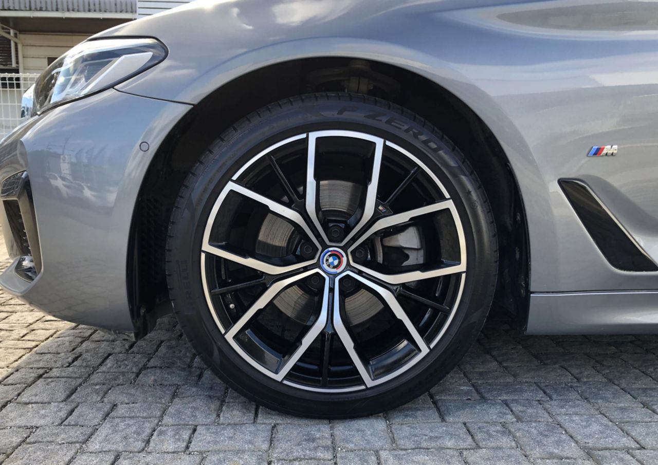 520d xDrive Sedan RHD