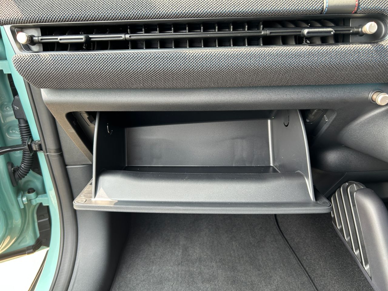 J01 MINI Cooper SE