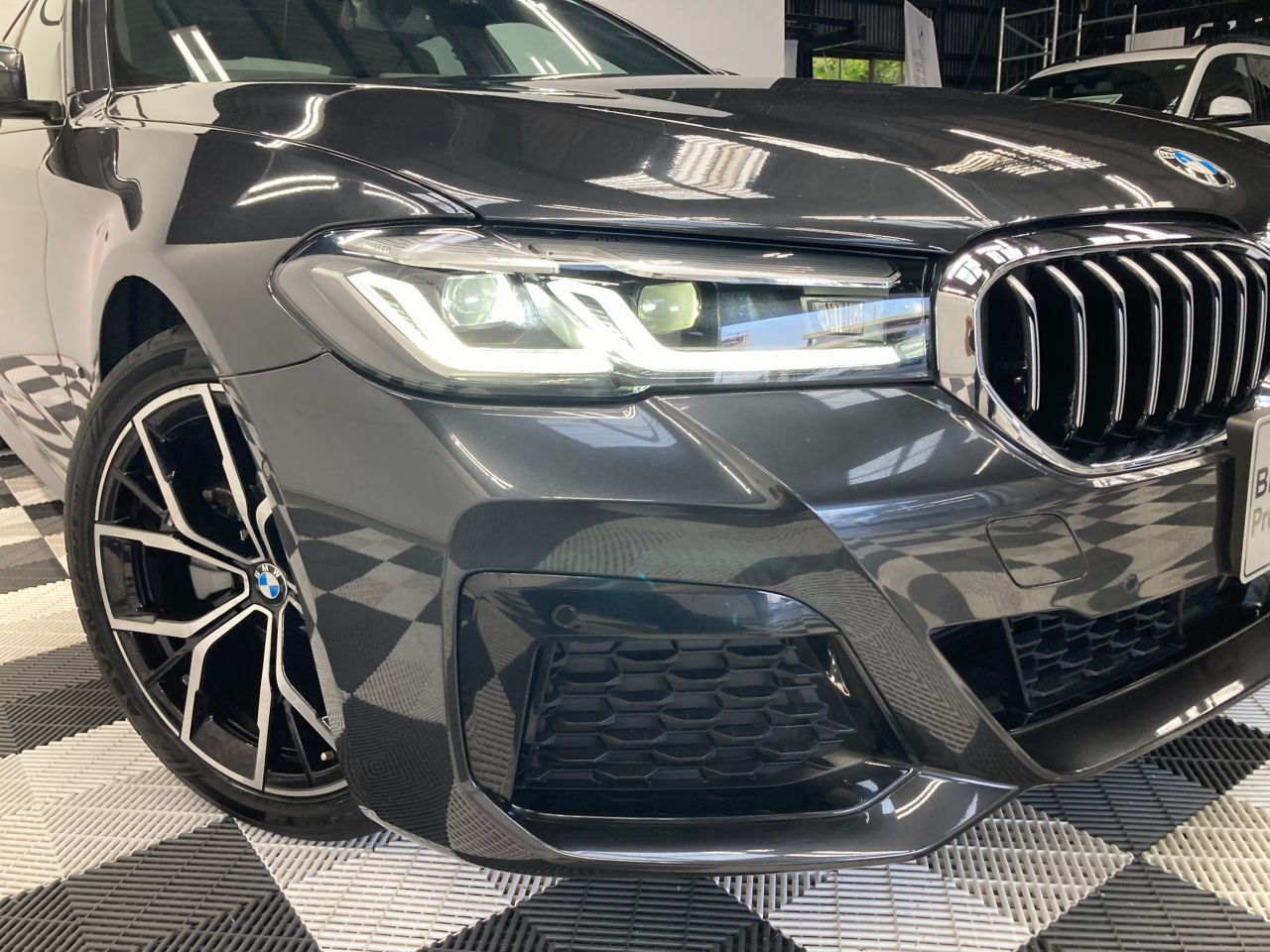 520d xDrive Sedan RHD