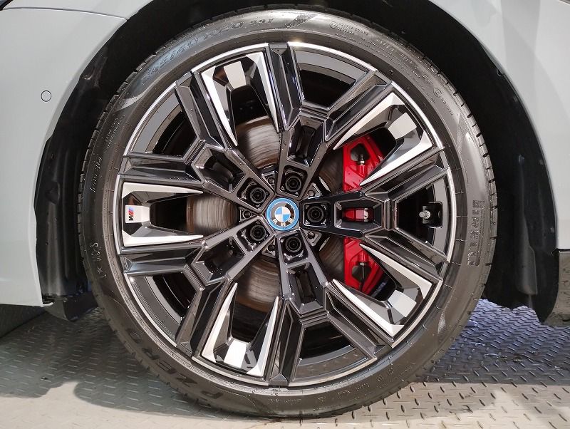 BMW i5 M60 xDrive Sedan RHD