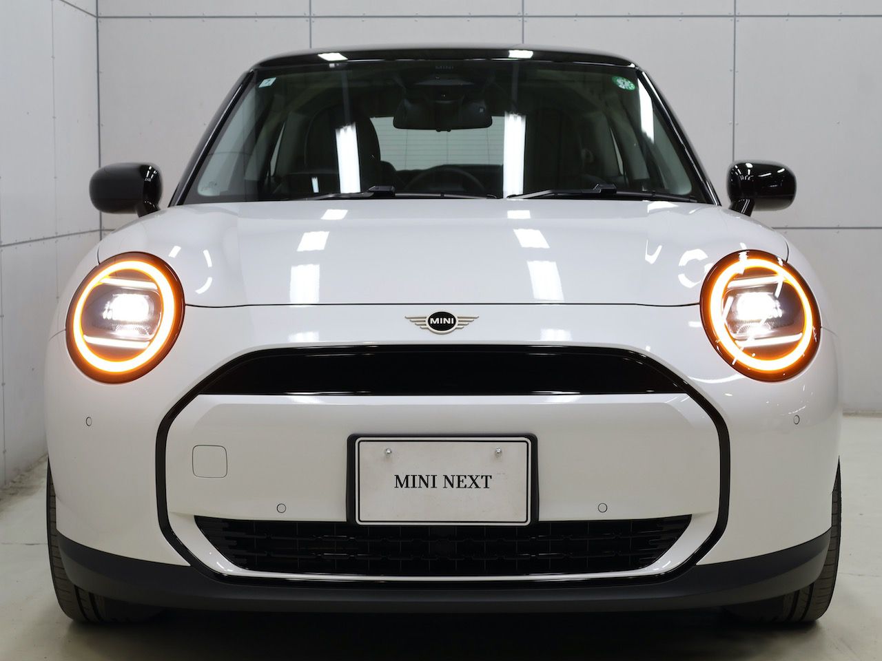 J01 MINI Cooper E