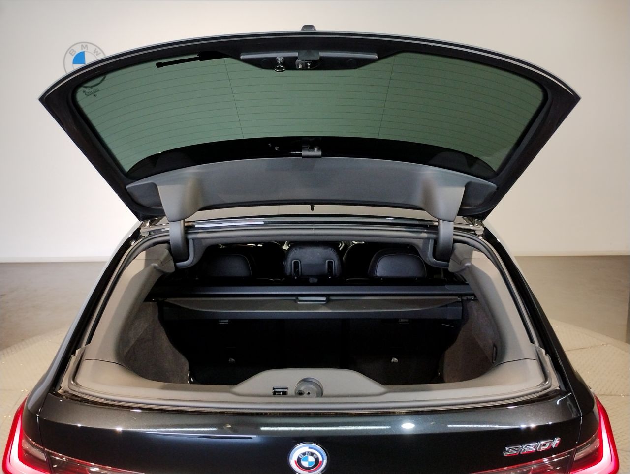 G21 320i RHD
