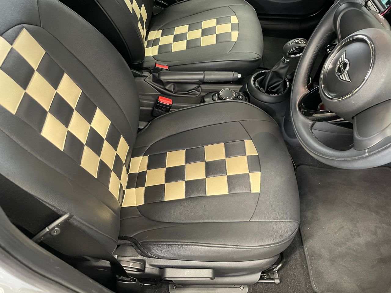 F55 COOPER D (AT)