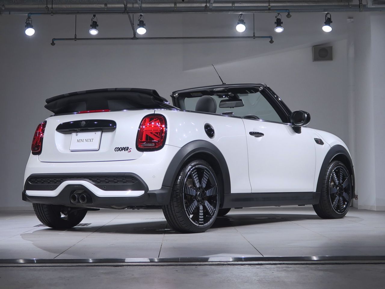 MINI Cooper S Convertible RHD