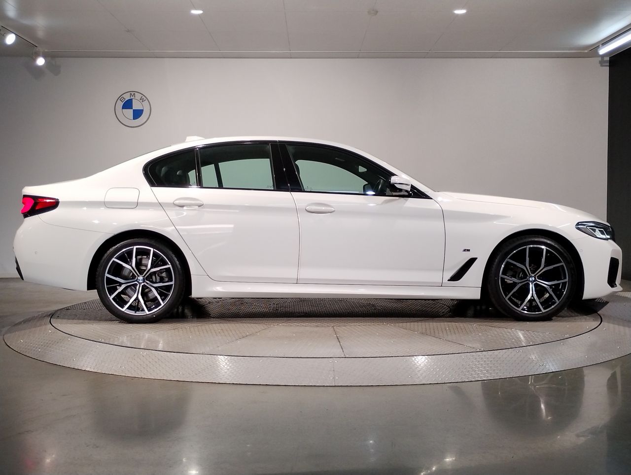 520i Sedan RHD