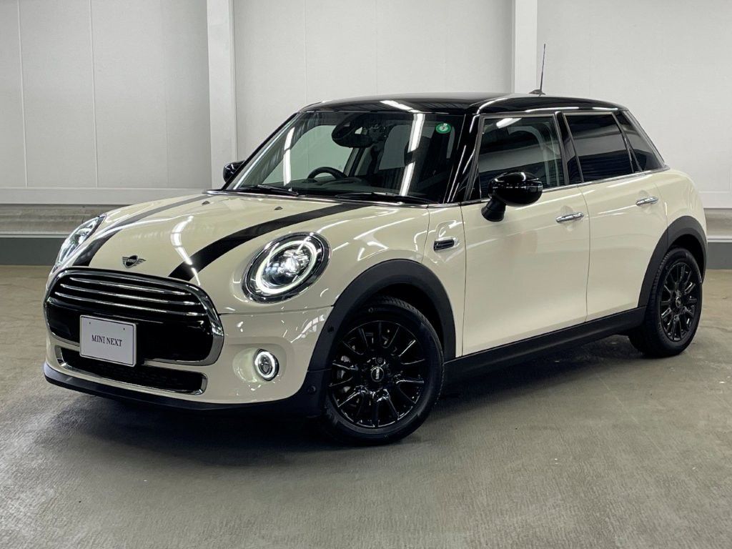 MINI COOPER 5 DOOR.