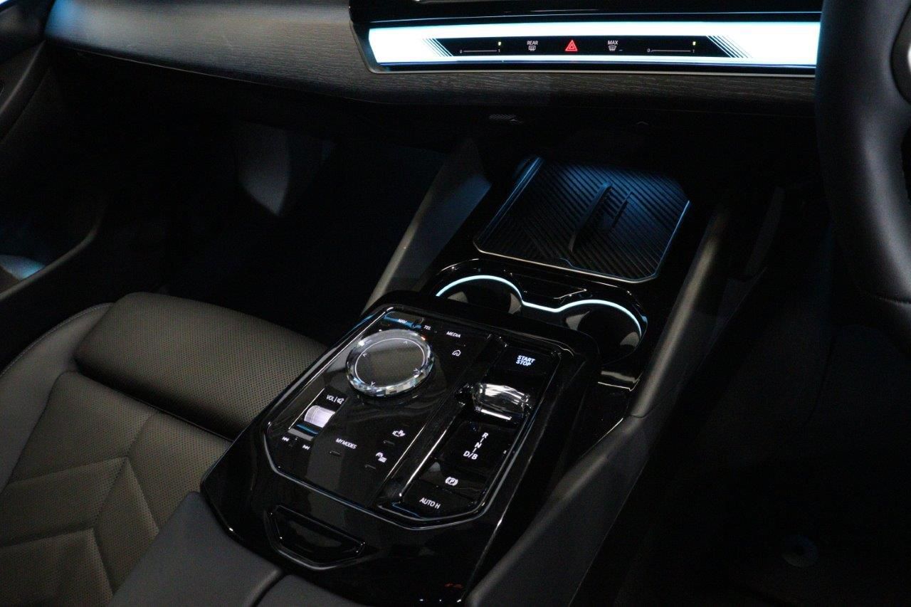 BMW i5 eDrive40 M Sport RHD