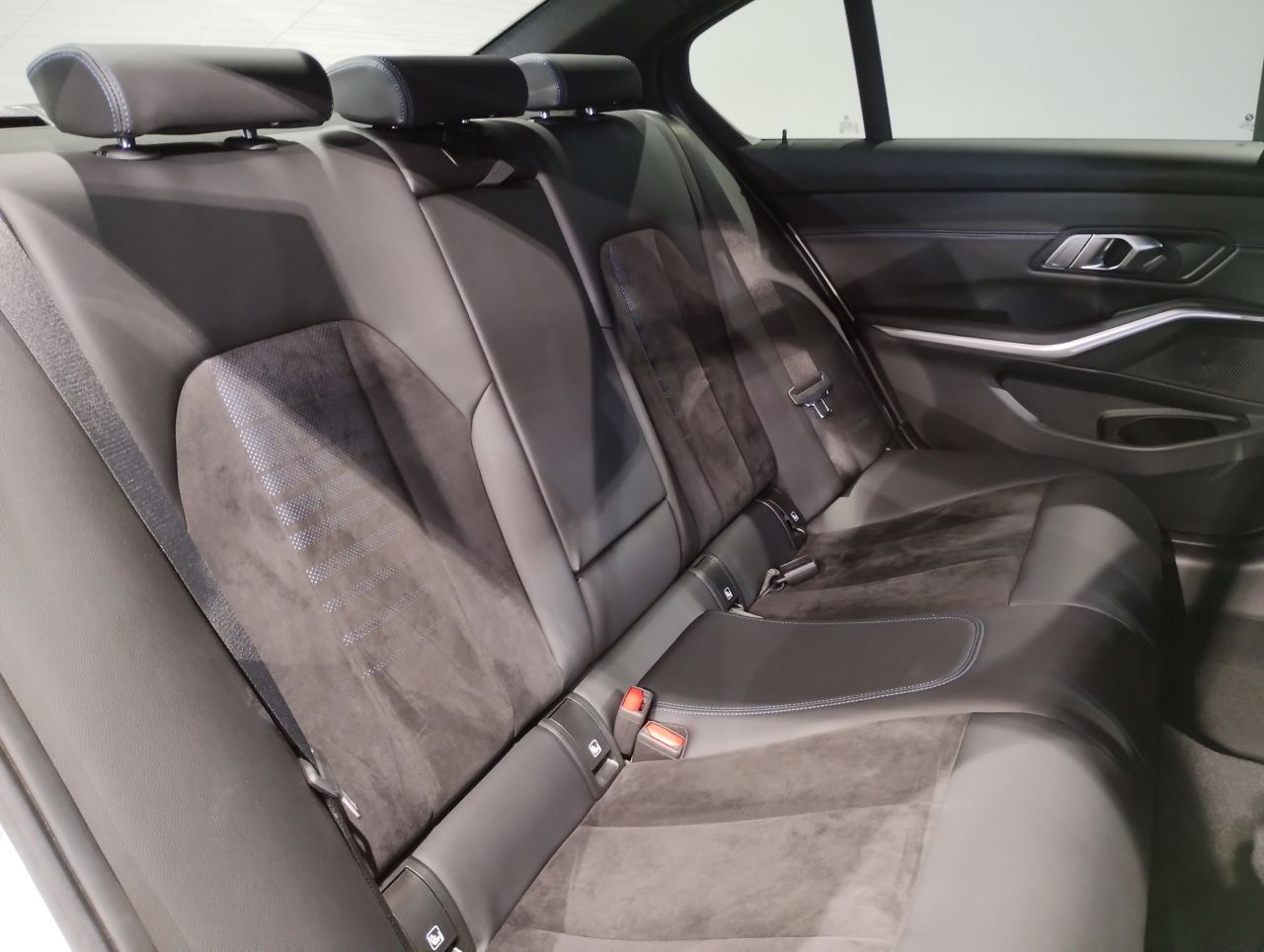 320d xDrive Berline RHD