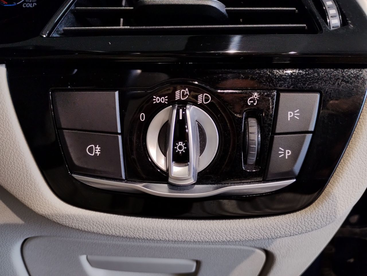 520d xDrive Sedan RHD