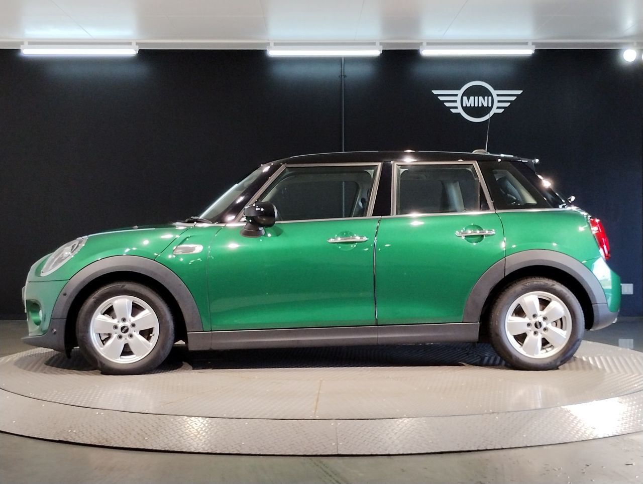 F55 MINI Cooper 5-Door Hatch LCI