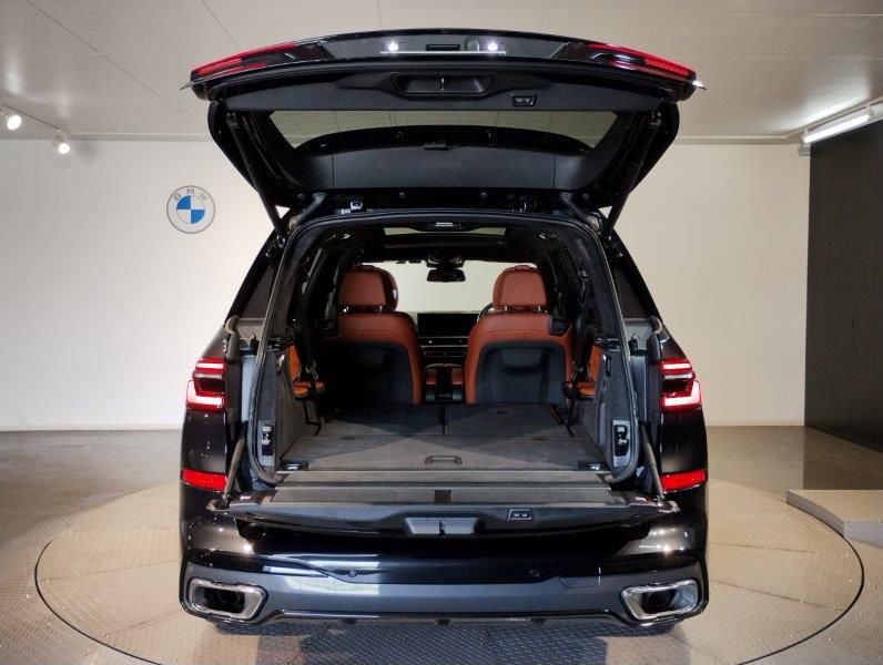 X7 xDrive40d RHD US