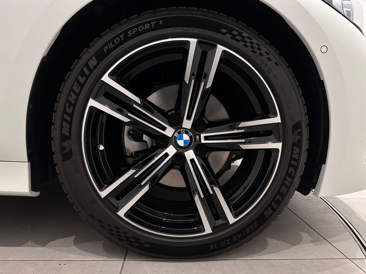 320d xDrive Berline RHD
