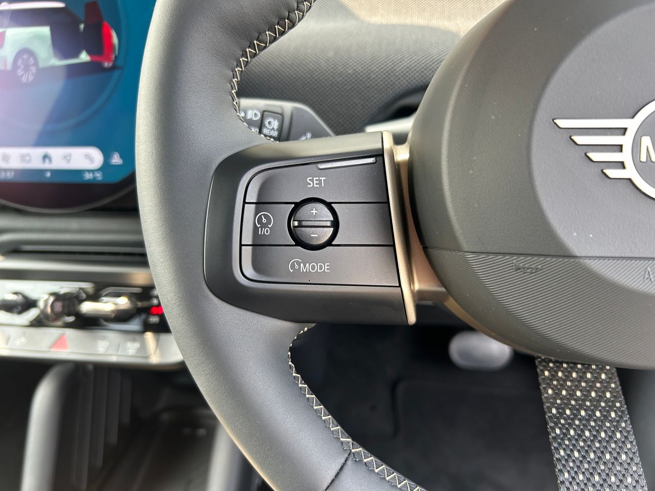 J01 MINI Cooper SE