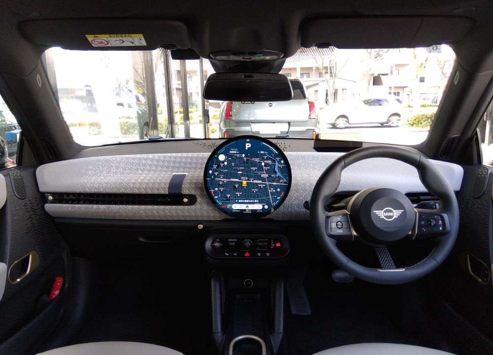 J01 MINI Cooper SE