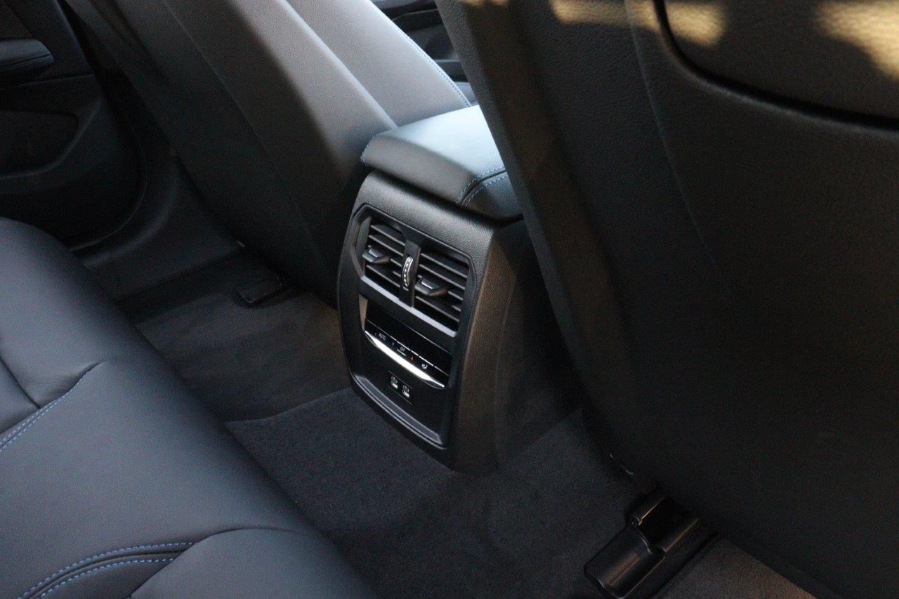 G26 i4 M50 RHD