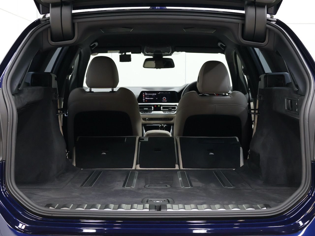 G21 330i Touring RHD