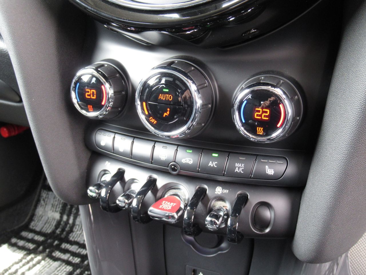 MINI F55 Cooper D 5dr Hatch LCI
