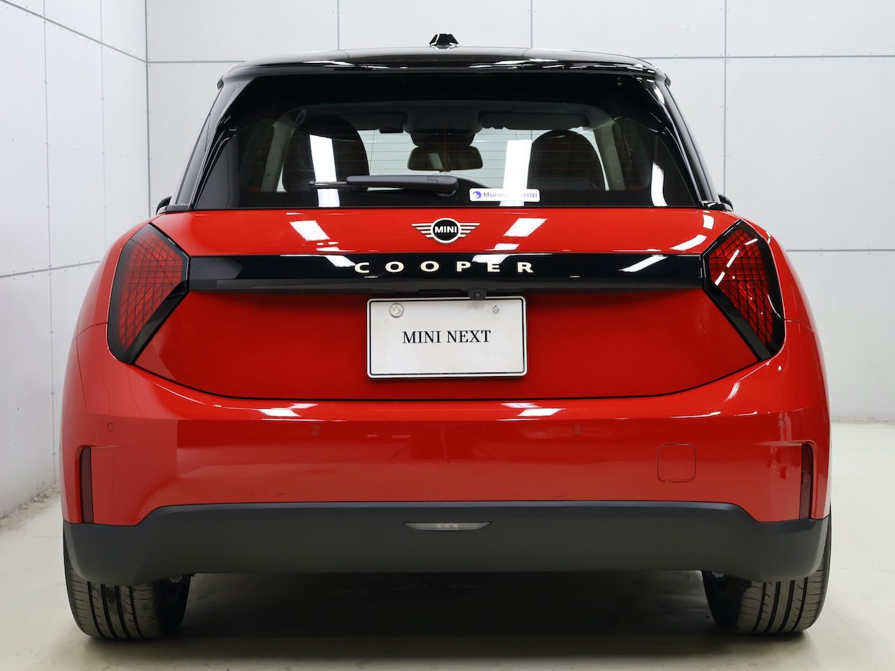 J01 MINI Cooper E