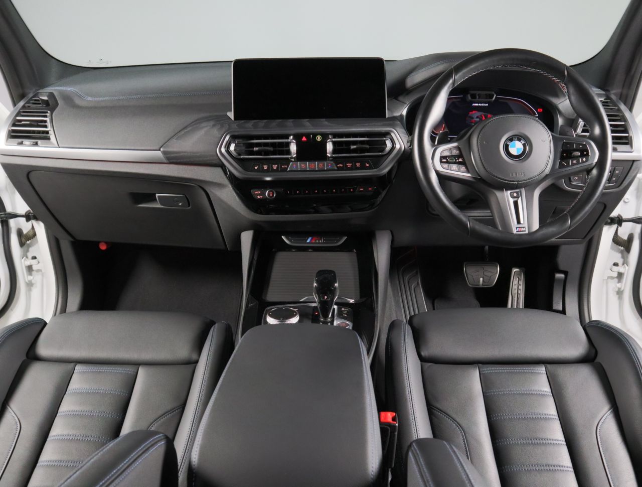 G01 X3 M40d RHD LCI ZA