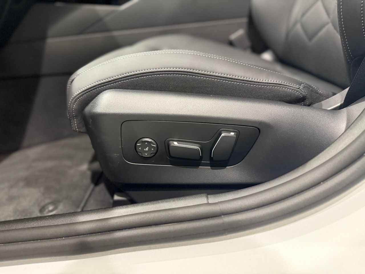 520i Sedan RHD