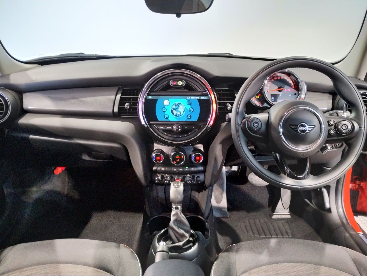 F55 COOPER D (AT)