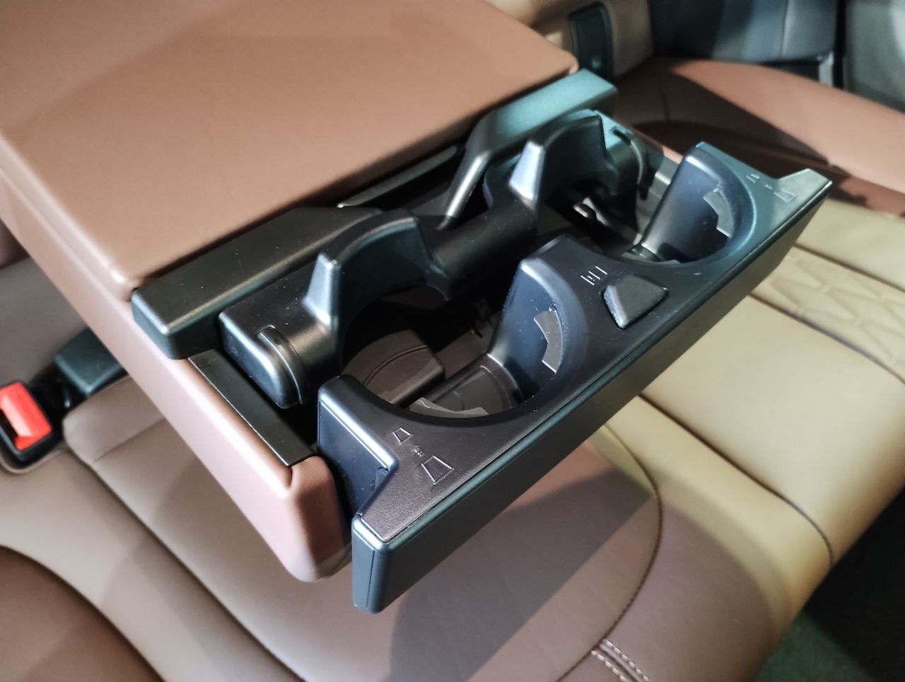 X6 M60i xDrive RHD