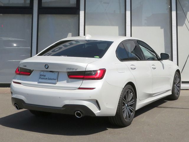 G20 320d xDrive RHD Saloon