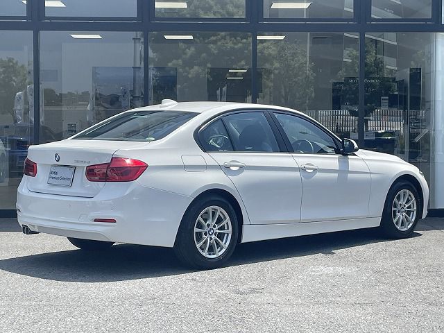 320D SEDAN RHD