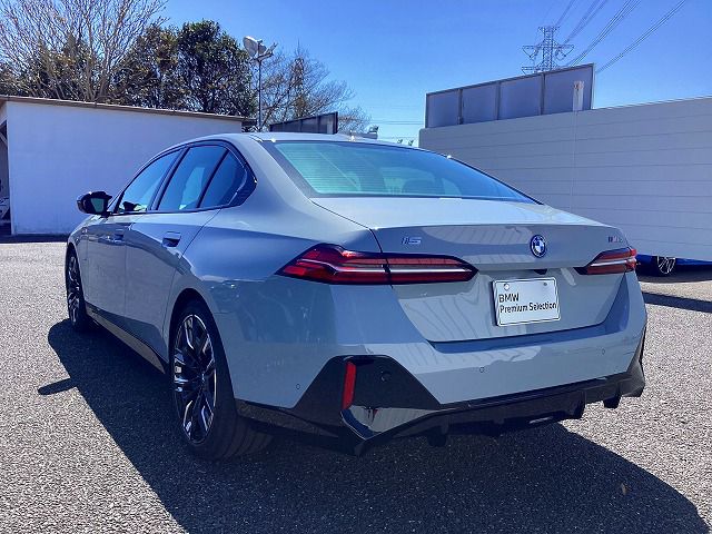 BMW i5 M60 xDrive Sedan RHD