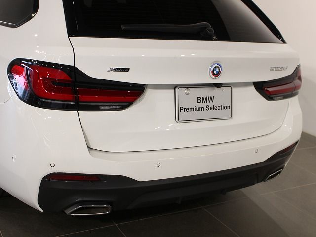 520d xDrive Touring RHD