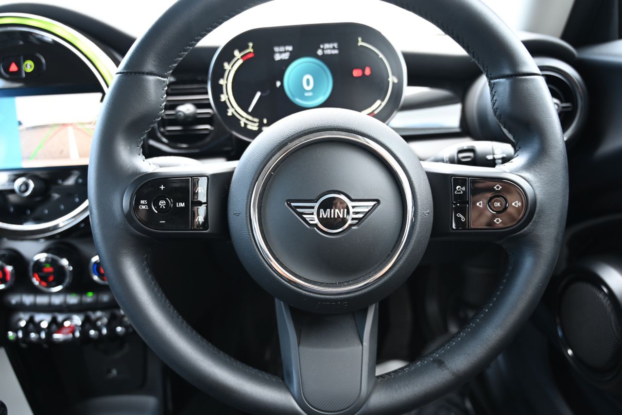 MINI Cooper F56 RHD
