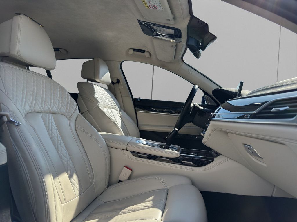 BMW 740
