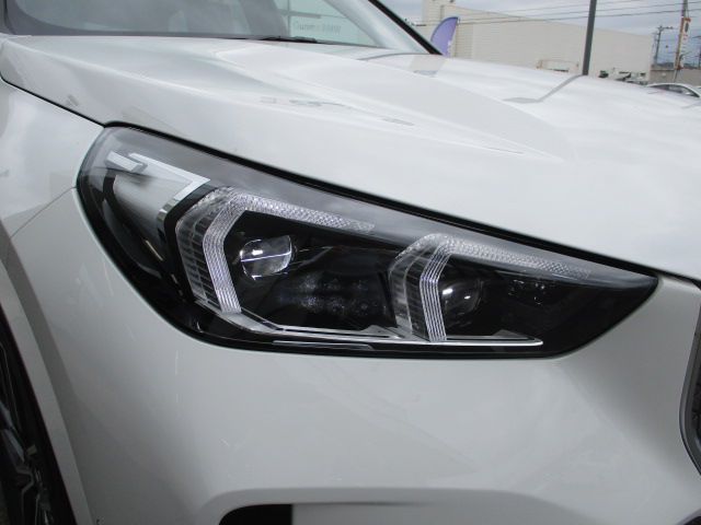 U11 iX1 xDrive30