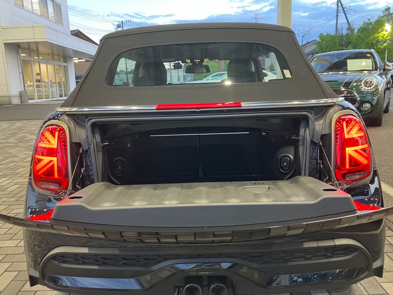 MINI Cooper S Convertible RHD