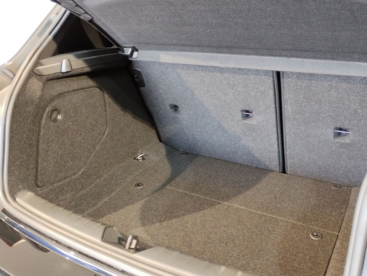 118D 5DOOR RHD