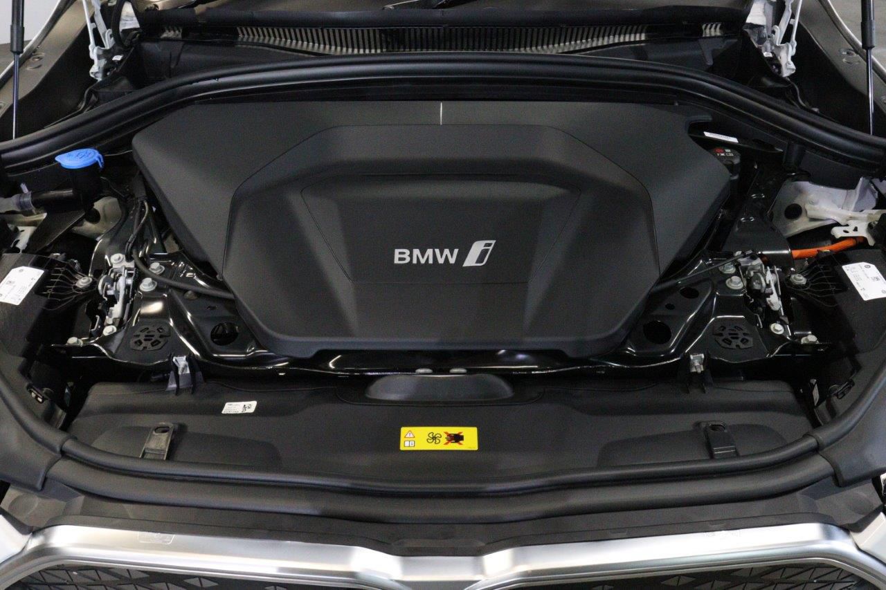 iX2 xDrive30 MSP