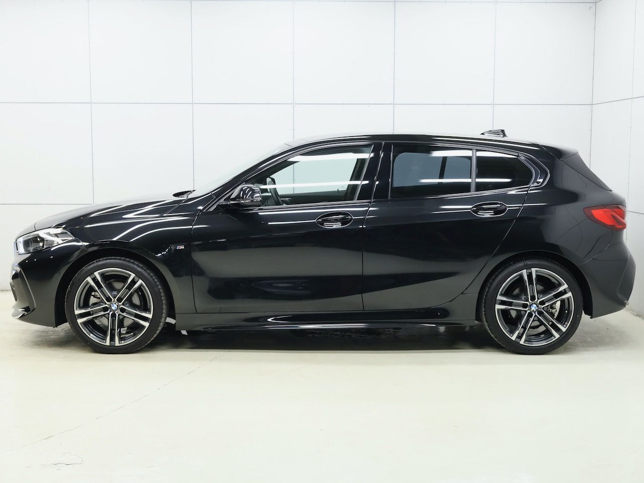 F40 118d Sports Hatch 5-door B47 2.0d