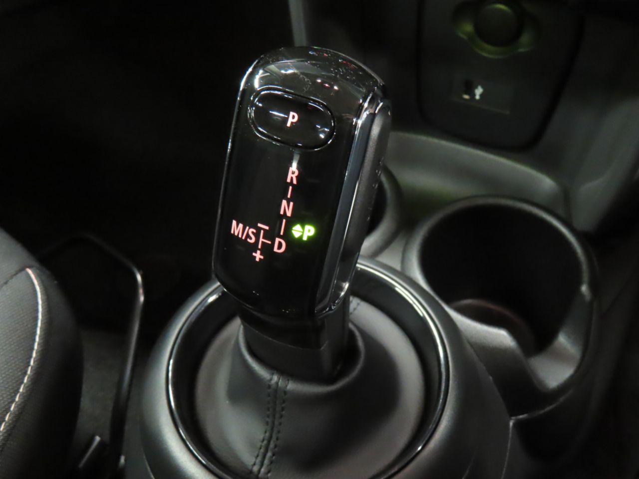 F56 MINI Cooper 3-Door Hatch LCI