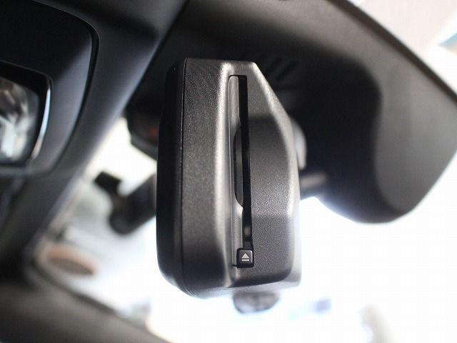 G29 z4 sDrive20i RHD