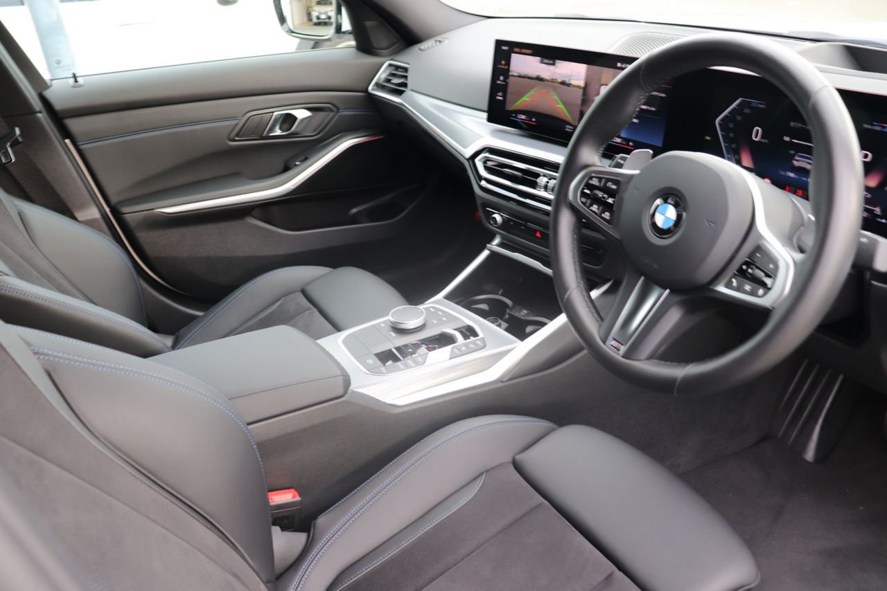 320d xDrive Berline RHD