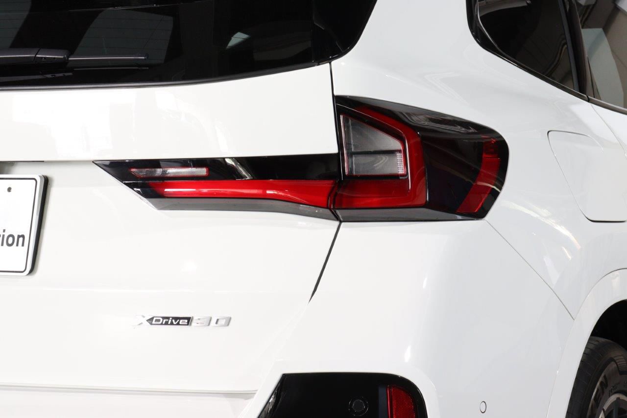 U11 iX1 xDrive30