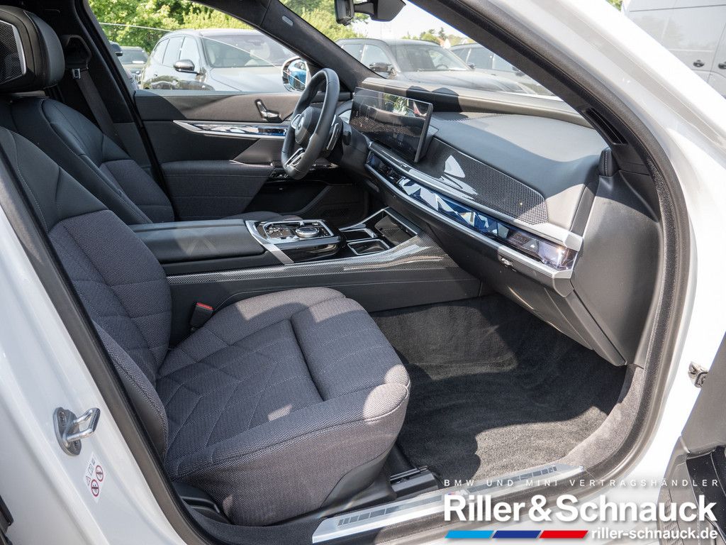BMW 740