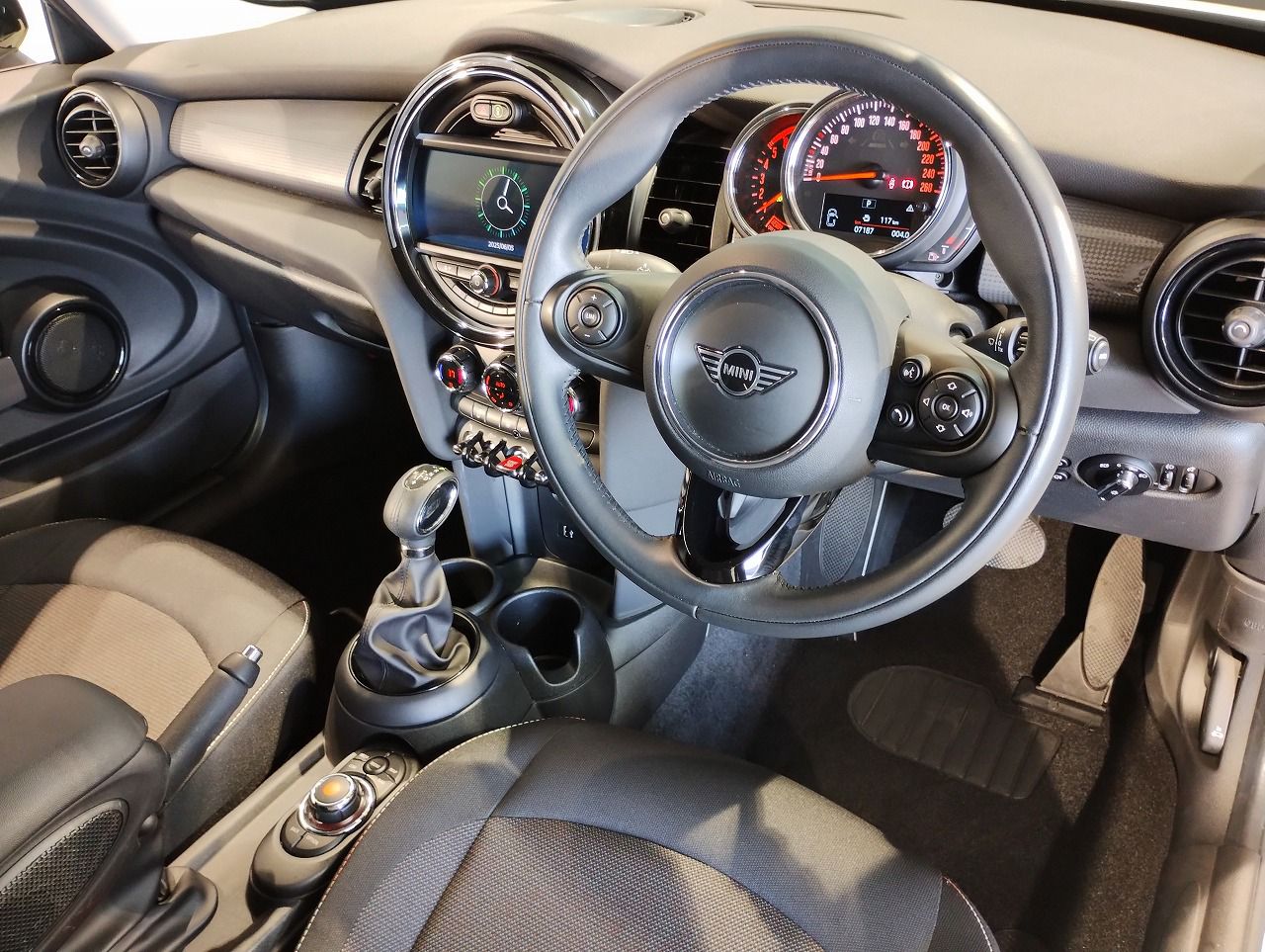 F56 COOPER D (AT)