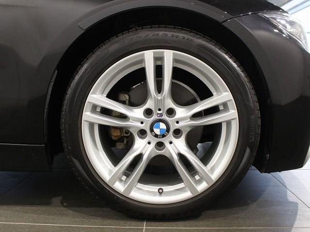 318I SEDAN RHD