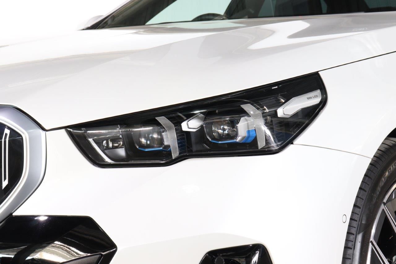 BMW i5 eDrive40 Sedan RHD