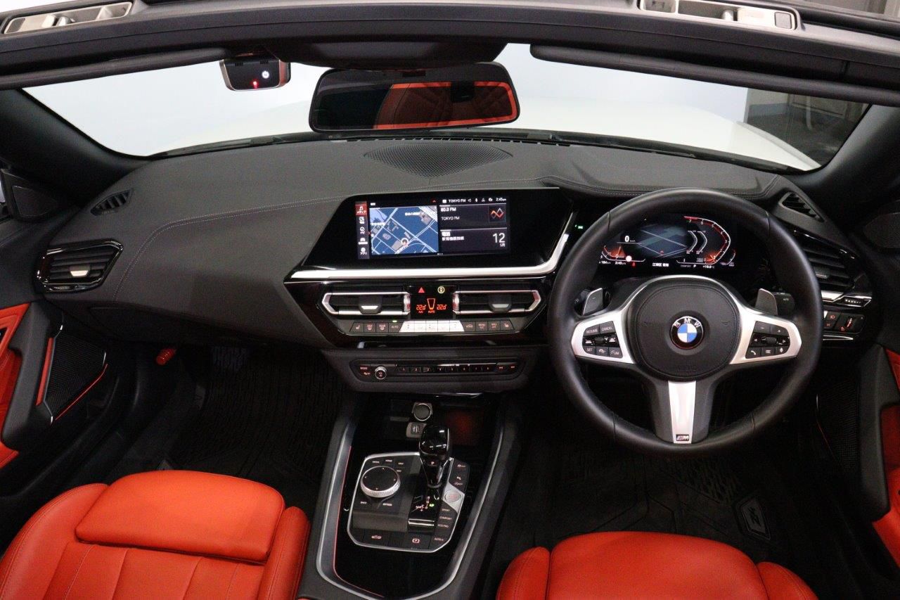 G29 z4 sDrive20i RHD